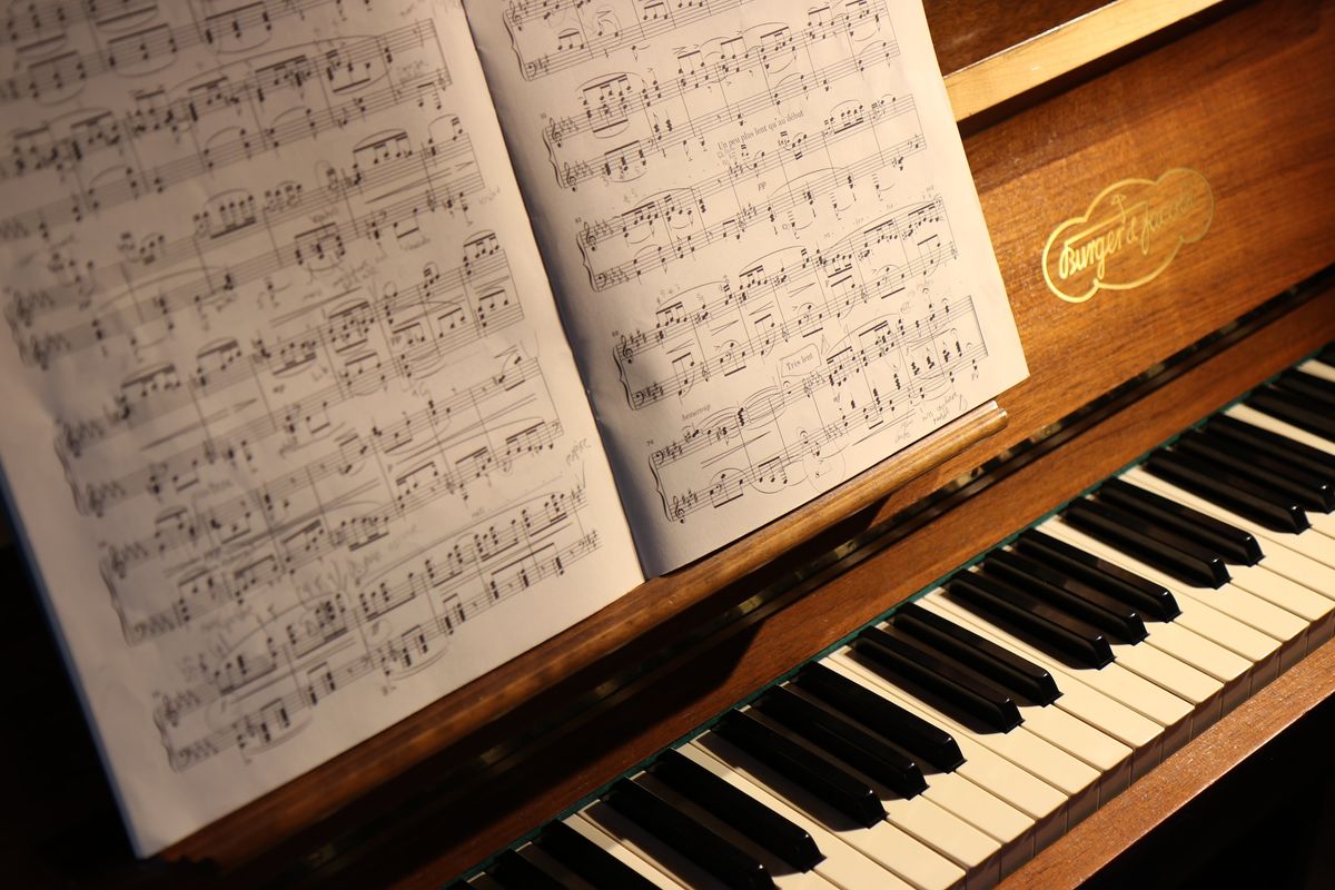 10 Essential Tips for Approaching Piano Sight-Reading