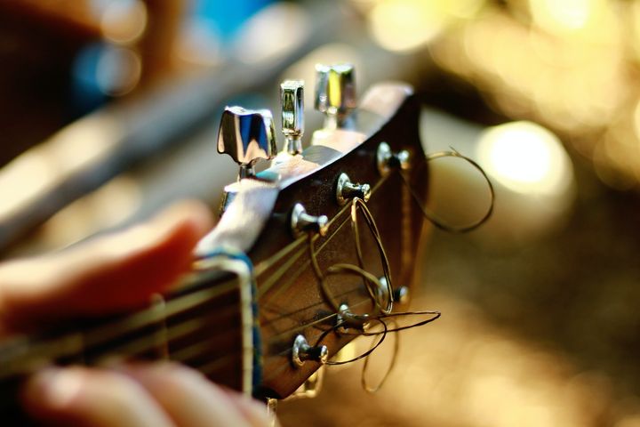 Choosing the Right Guitar String Gauge for Your Sound